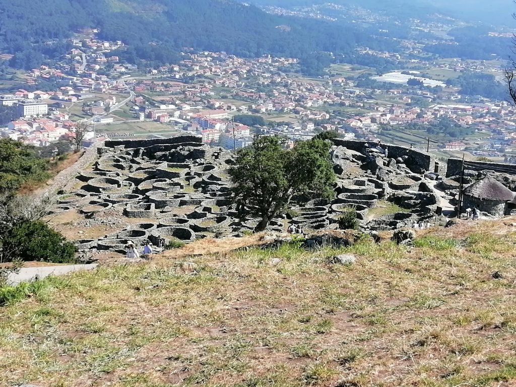 Los compañeros "abueletes" nos hacen llegar el relato de sus vacaciones por Galicia el verano 2021.